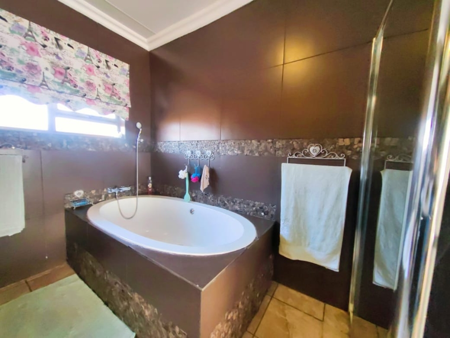 3 Bedroom Property for Sale in Grimbeeck Park North West